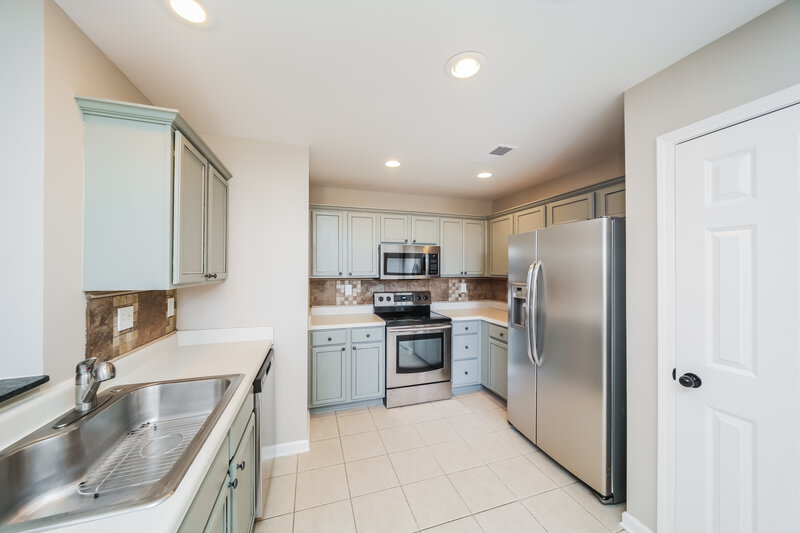 1,910/Mo, 1436 Siskin Dr Cordova, TN 38016 Kitchen View