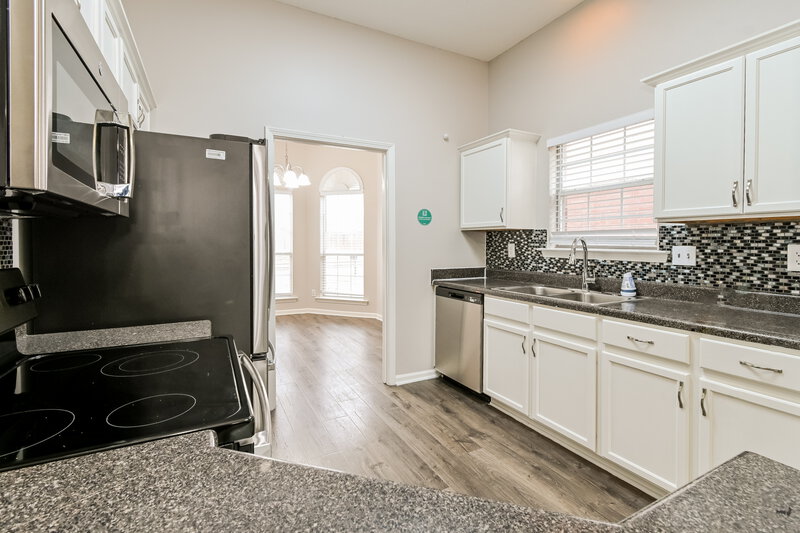 2,090/Mo, 2752 Misty Valley Dr Arlington, TN 38002 Kitchen View 2