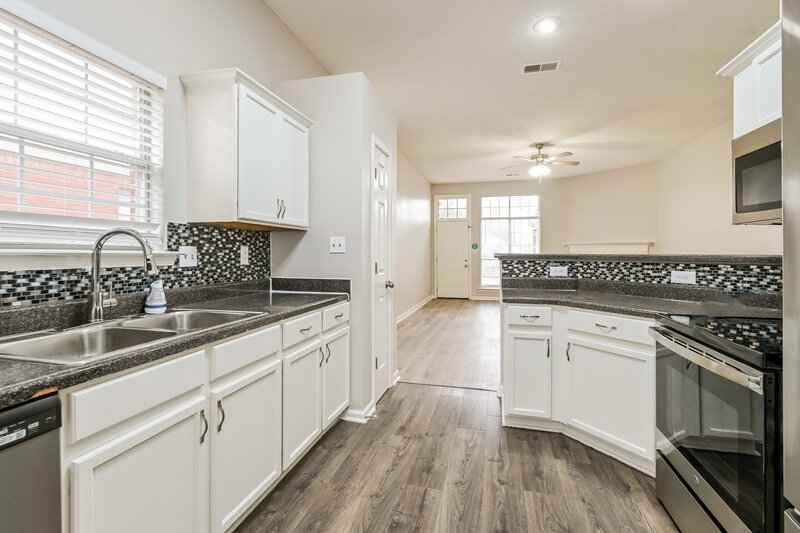 2,090/Mo, 2752 Misty Valley Dr Arlington, TN 38002 Kitchen View 3