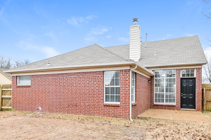 2,090/Mo, 2752 Misty Valley Dr Arlington, TN 38002 Rear View