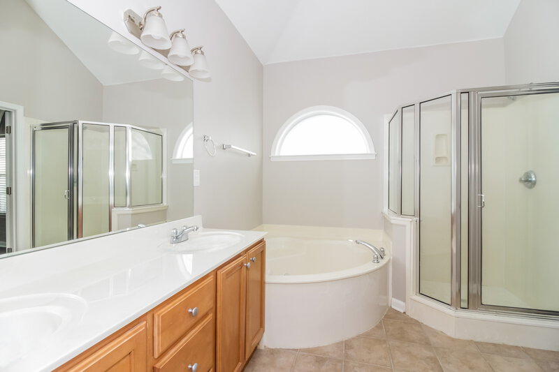 1,935/Mo, 2647 Wood Sage Dr Cordova, TN 38016 Main Bathroom View 2