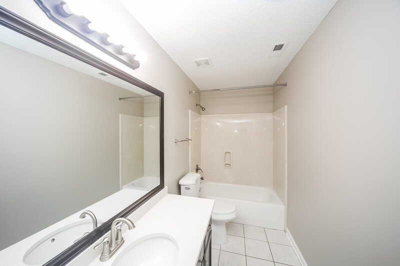 2,780/Mo, 13083 Braybourne Cross Olive Branch, MS 38654 Bathroom View