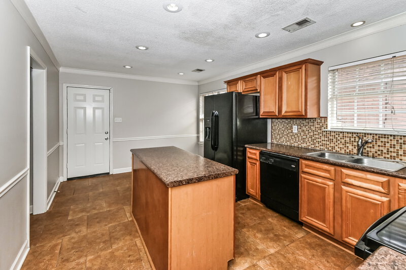 1,970/Mo, 1755 Steeplechase Cv Southaven, MS 38671 Kitchen View
