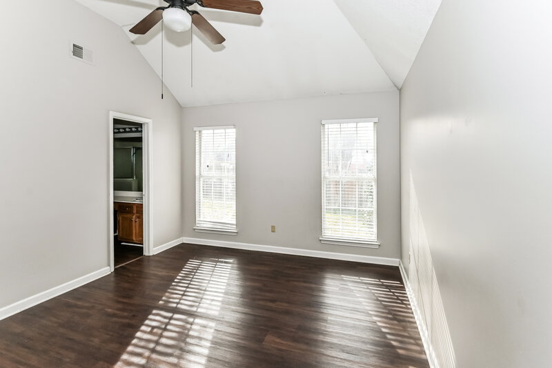 1,970/Mo, 1755 Steeplechase Cv Southaven, MS 38671 Main Bedroom View 2