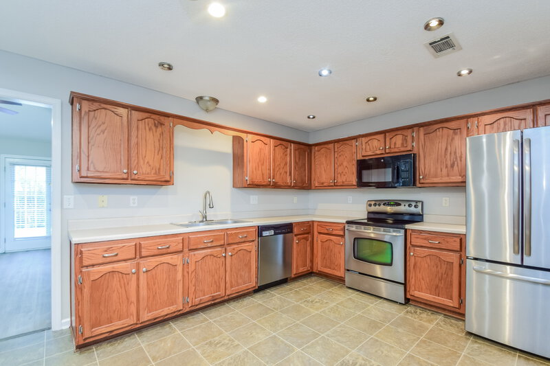 1,975/Mo, 2829 Russum Dr Southaven, MS 38672 Kitchen View