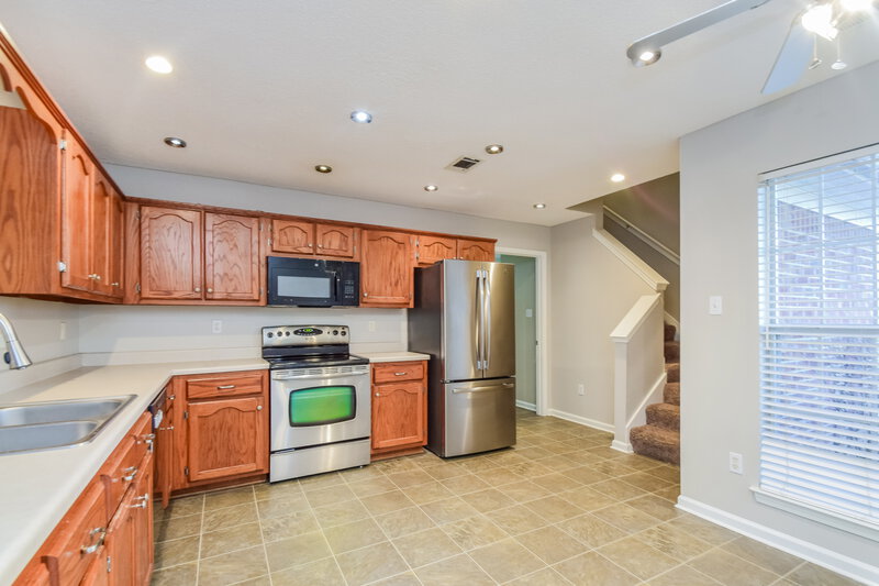 1,975/Mo, 2829 Russum Dr Southaven, MS 38672 Kitchen View 2