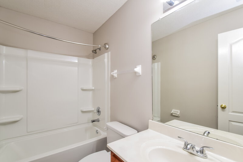 1,975/Mo, 2829 Russum Dr Southaven, MS 38672 Bathroom View