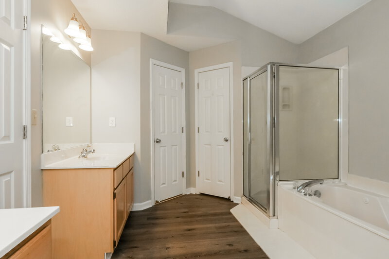 2,145/Mo, 7576 Dexter Run Cir Cordova, TN 38016 Main Bathroom View