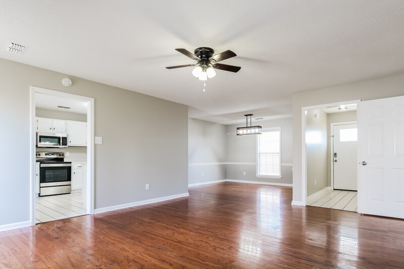 1,725/Mo, 331 Bloomington Dr Brighton, TN 38011 Living Room View 2