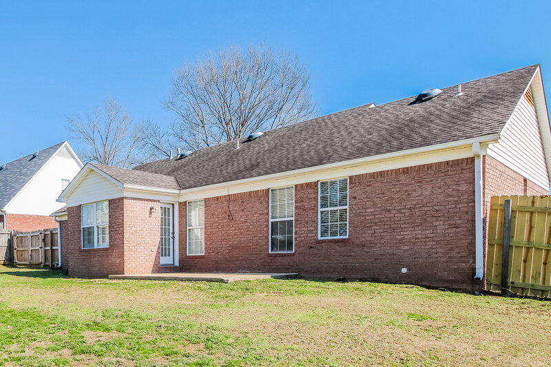1,725/Mo, 331 Bloomington Dr Brighton, TN 38011 Rear View