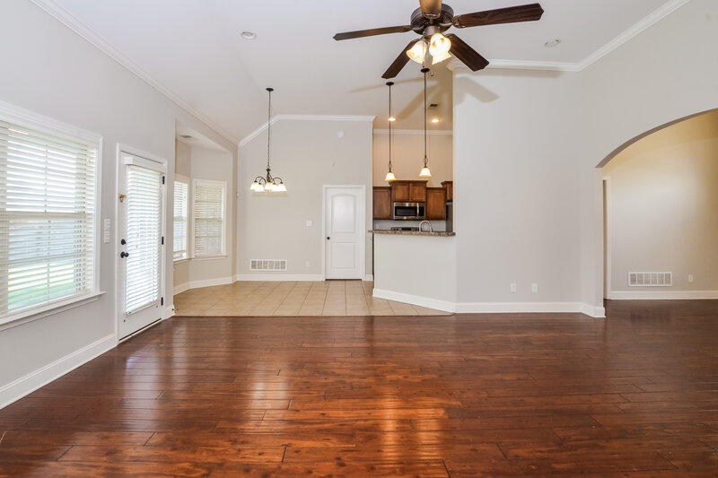 2,400/Mo, 2647 Champion Hills Dr Southaven, MS 38672 Living Room View