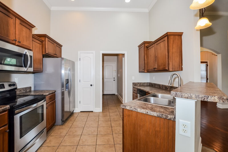 2,400/Mo, 2647 Champion Hills Dr Southaven, MS 38672 Kitchen View