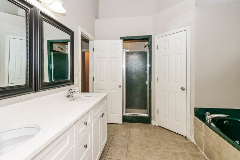 1,960/Mo, 1171 Stable Run Dr Cordova, TN 38018 Main Bathroom View 2