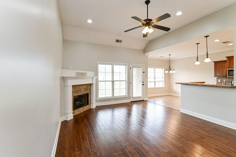 2,230/Mo, 2669 Champion Hills Dr Southaven, MS 38672 Living Room View