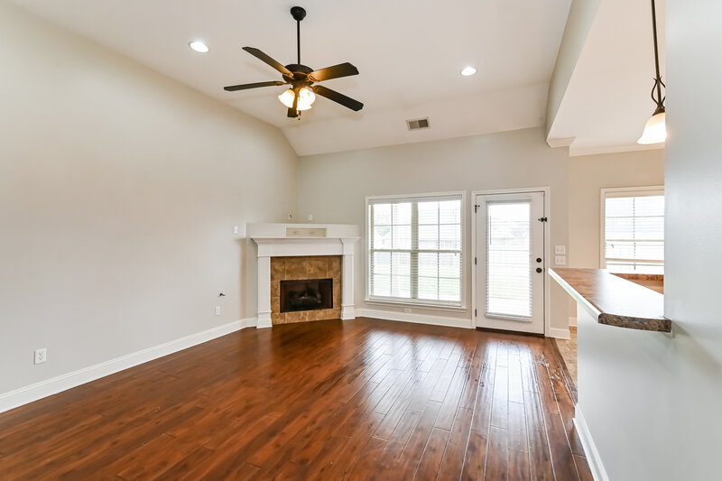 2,230/Mo, 2669 Champion Hills Dr Southaven, MS 38672 Living Room View 2