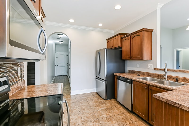 2,230/Mo, 2669 Champion Hills Dr Southaven, MS 38672 Kitchen View