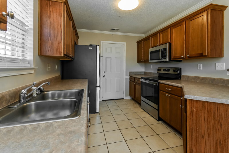 1,575/Mo, 150 Susanne Dr Oakland, TN 38060 Kitchen View 2