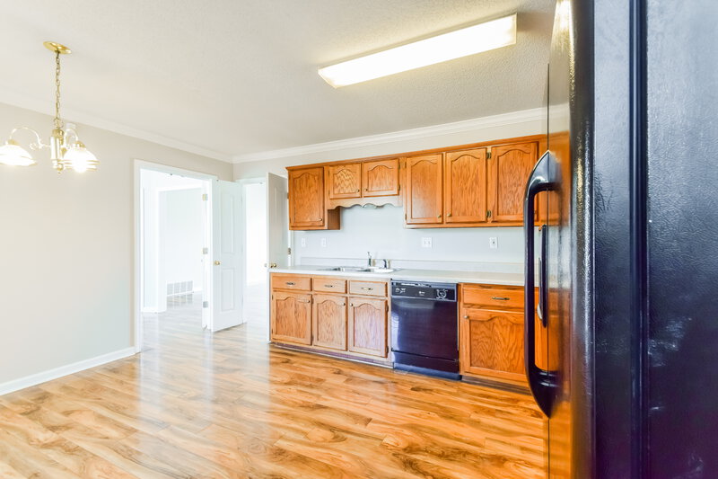 2,200/Mo, 5680 Carter Dr Southaven, MS 38672 Kitchen View