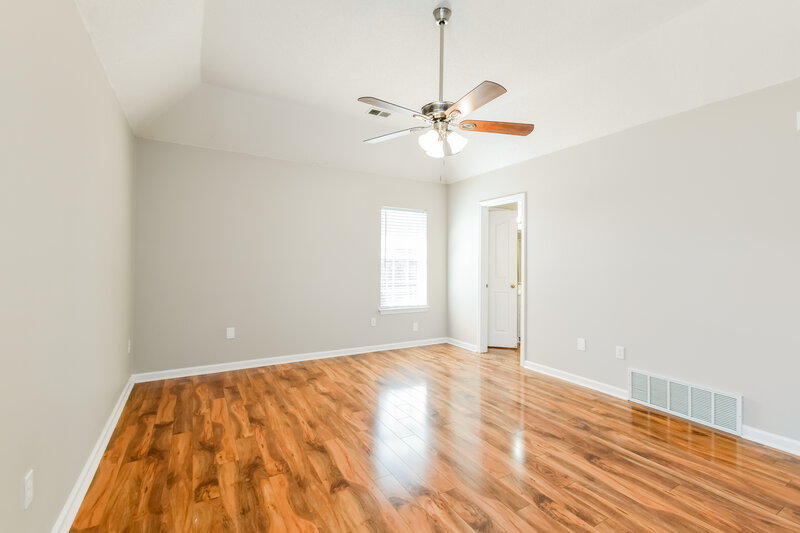 2,200/Mo, 5680 Carter Dr Southaven, MS 38672 Main Bedroom View