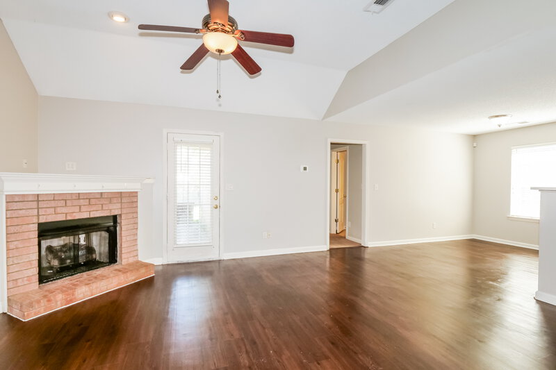 1,785/Mo, 1106 Cross Wood Ln Cordova, TN 38018 Living Room View