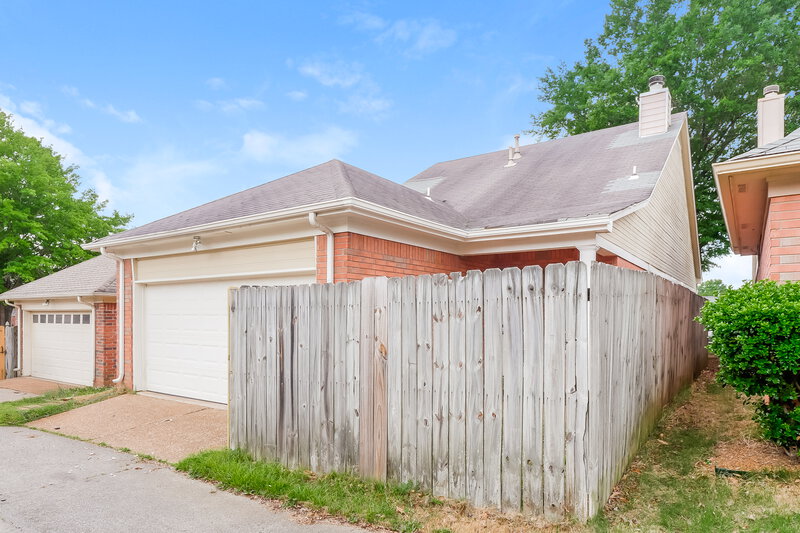 1,740/Mo, 596 N Ericson Rd Cordova, TN 38018 Rear View