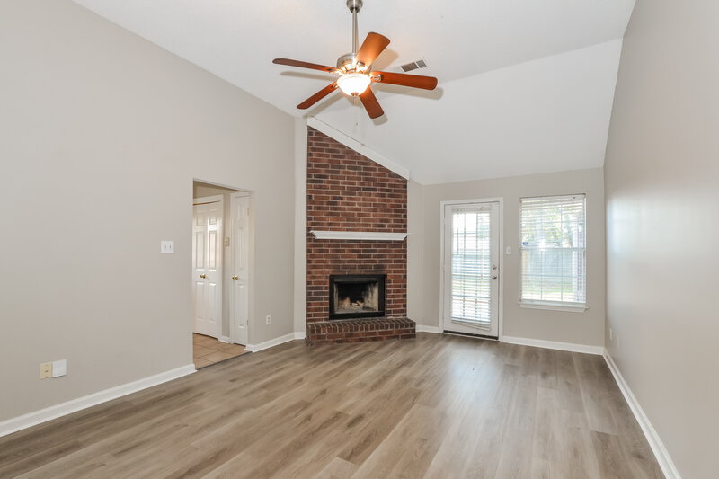 1,470/Mo, 7499 Spinola Cv Memphis, TN 38133 Living Room View