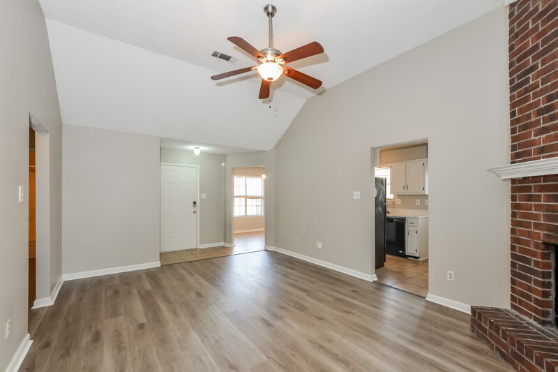 1,470/Mo, 7499 Spinola Cv Memphis, TN 38133 Living Room View 2