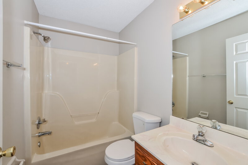 1,470/Mo, 7499 Spinola Cv Memphis, TN 38133 Bathroom View