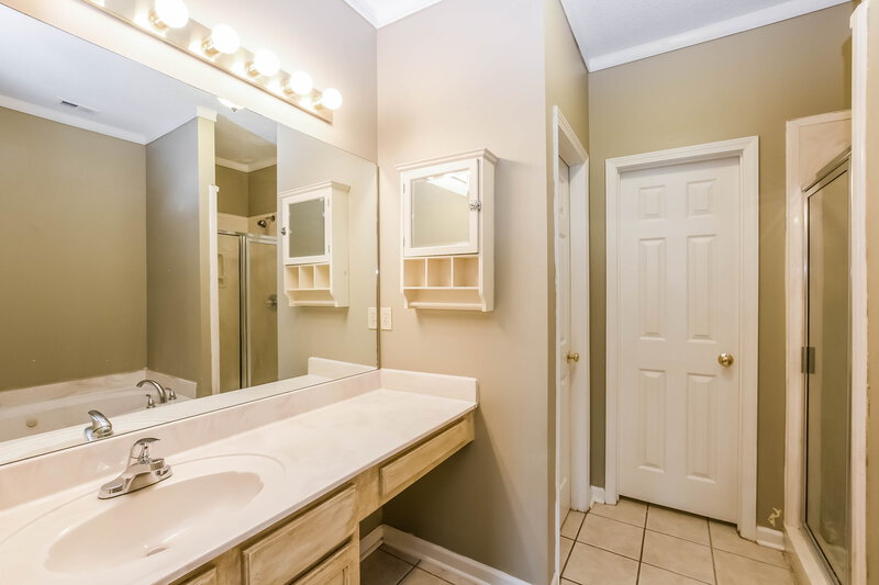 2,270/Mo, 756 N Ericson Rd Cordova, TN 38018 Master Bathroom View