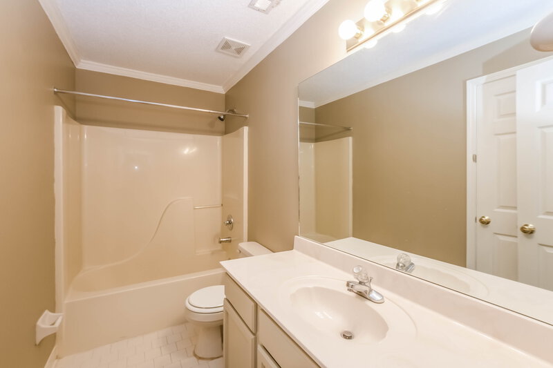 2,270/Mo, 756 N Ericson Rd Cordova, TN 38018 Bathroom View