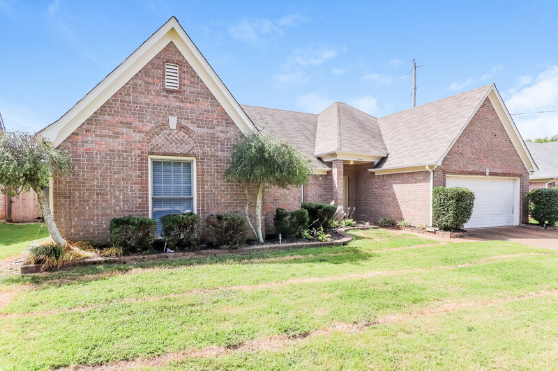 2,245/Mo, 7625 Dexter Park Dr Cordova, TN 38016 Front View