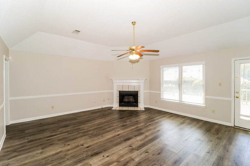 2,245/Mo, 7625 Dexter Park Dr Cordova, TN 38016 Living Room View