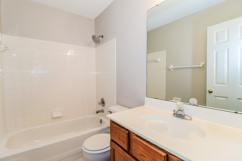 2,245/Mo, 7625 Dexter Park Dr Cordova, TN 38016 Bathroom View