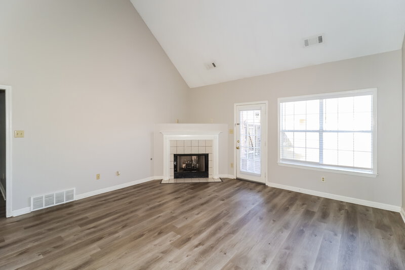 2,270/Mo, 8692 Overcup Oaks Dr Cordova, TN 38018 Living Room View