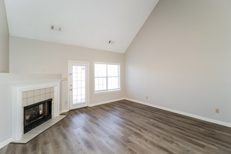 2,270/Mo, 8692 Overcup Oaks Dr Cordova, TN 38018 Living Room View 2