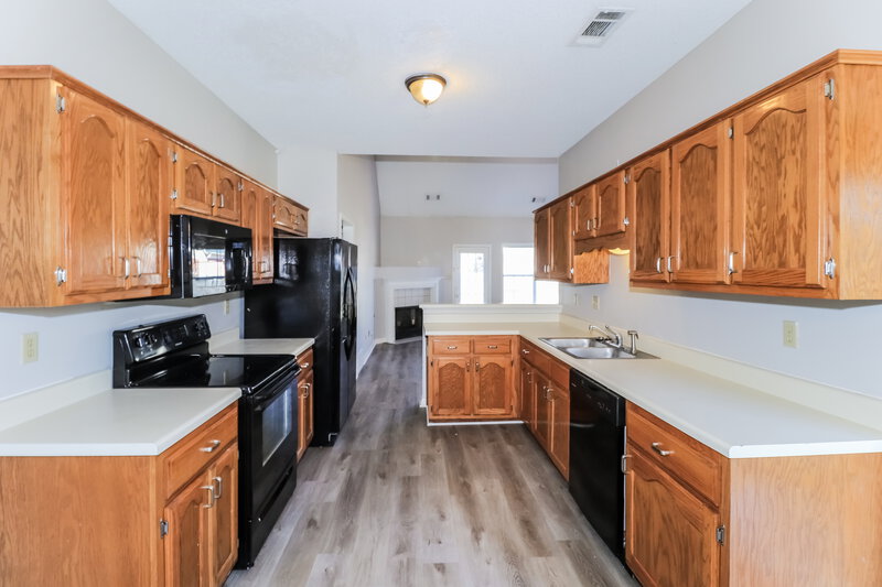 2,270/Mo, 8692 Overcup Oaks Dr Cordova, TN 38018 Kitchen View