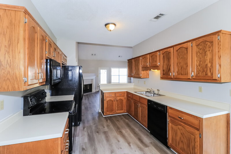 2,270/Mo, 8692 Overcup Oaks Dr Cordova, TN 38018 Kitchen View 2