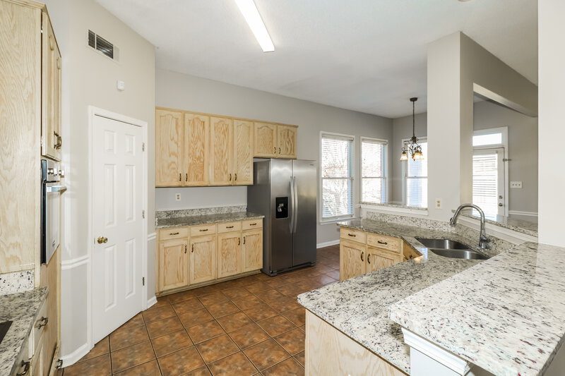 2,405/Mo, 8818 Lybrook Cv E Cordova, TN 38016 Kitchen View