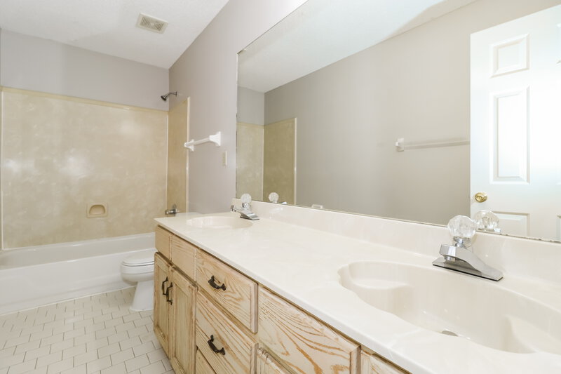 2,405/Mo, 8818 Lybrook Cv E Cordova, TN 38016 Bathroom View