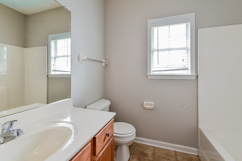 1,870/Mo, 9157 Acadia Pl Cordova, TN 38018 Bathroom View
