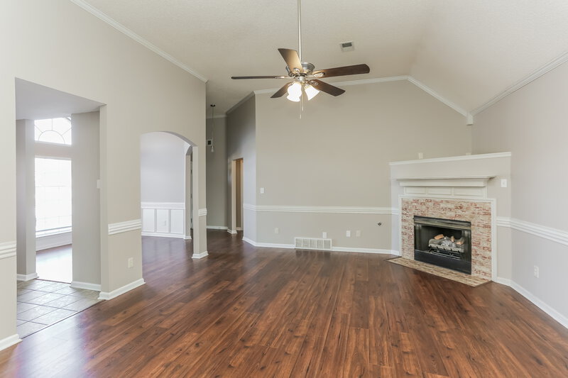 2,015/Mo, 2497 Heather Rdg Southaven, MS 38672 Living Room View 2