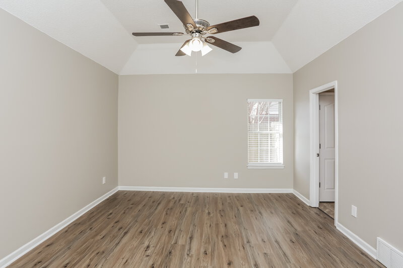 2,015/Mo, 2497 Heather Rdg Southaven, MS 38672 Main Bedroom View 2