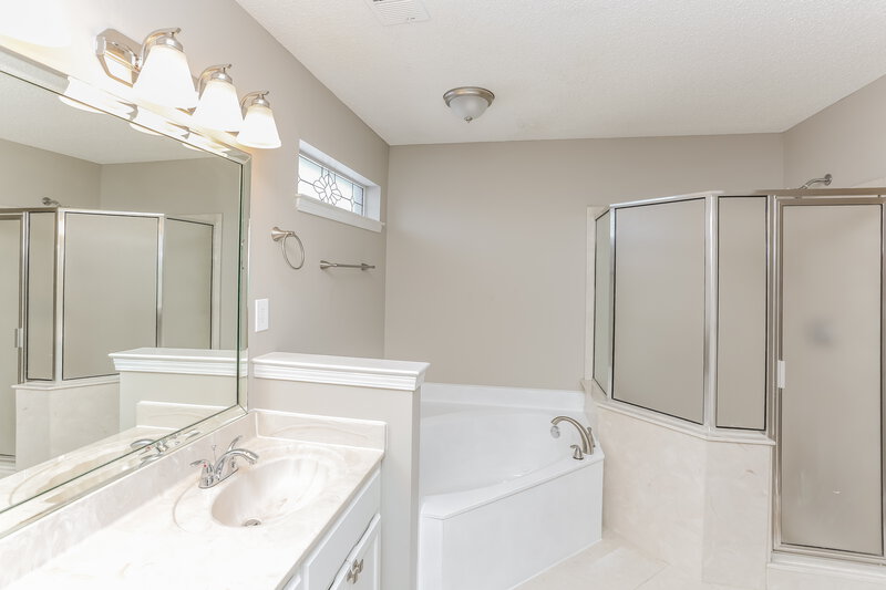 2,015/Mo, 2497 Heather Rdg Southaven, MS 38672 Main Bathroom View