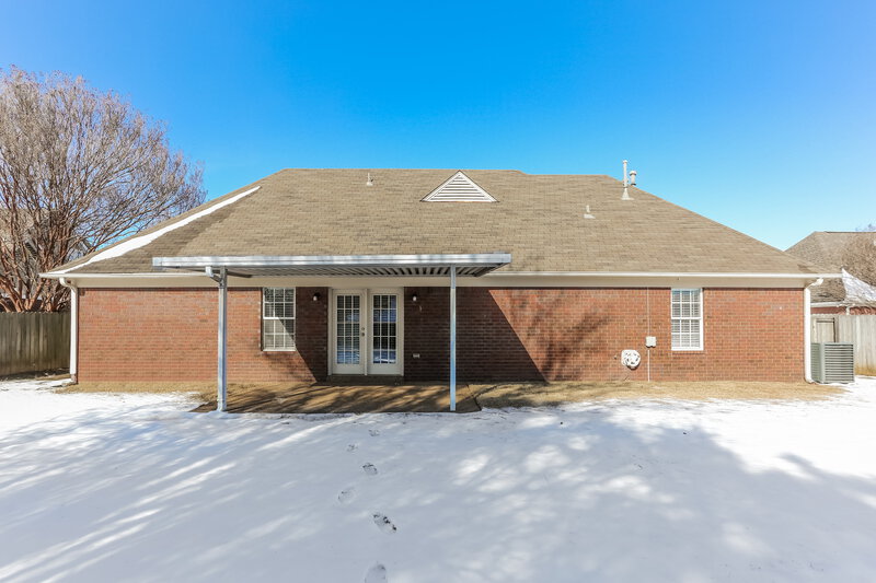 2,015/Mo, 2497 Heather Rdg Southaven, MS 38672 Rear View