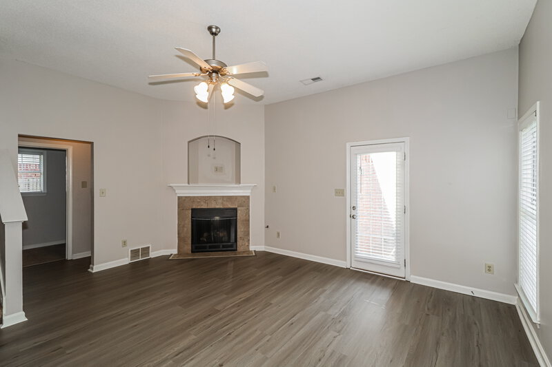1,690/Mo, 1513 Pemberton Ln Cordova, TN 38016 Living Room View