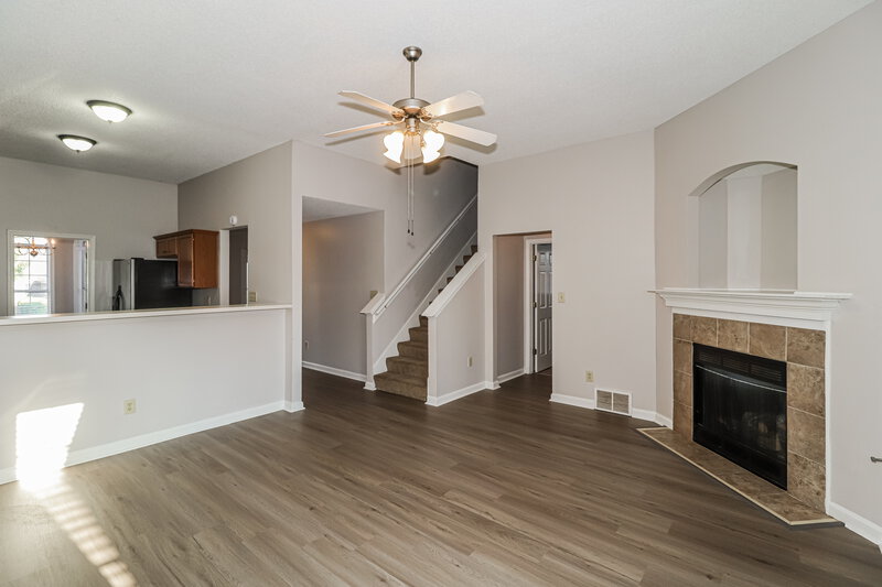 1,690/Mo, 1513 Pemberton Ln Cordova, TN 38016 Living Room View 2