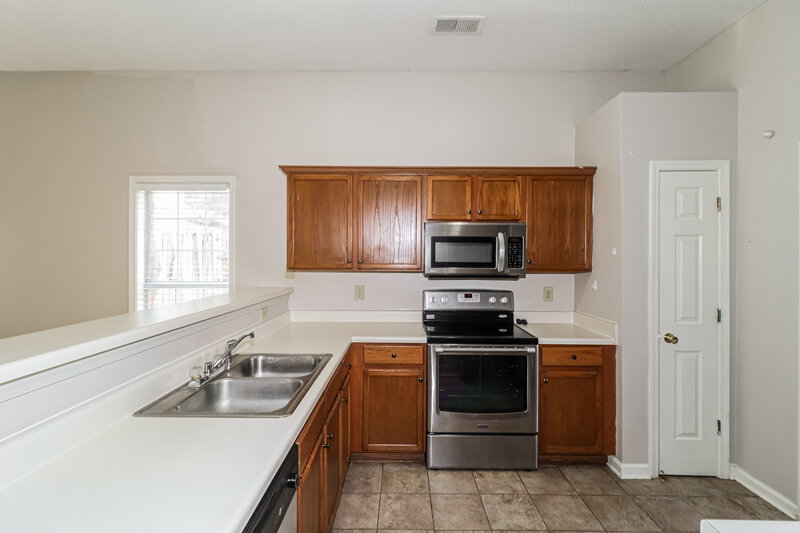 1,690/Mo, 1513 Pemberton Ln Cordova, TN 38016 Kitchen View