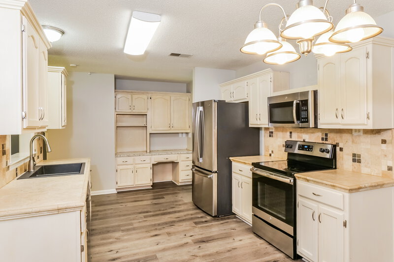 1,790/Mo, 5846 White Ridge Circle E Olive Branch, MS 38654 Kitchen View 2