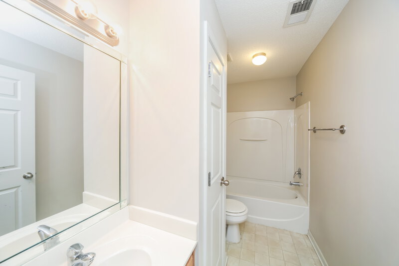 1,975/Mo, 9858 Southern Gum Way Olive Branch, MS 38654 Bathroom View