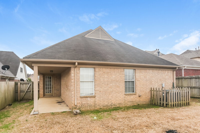 1,975/Mo, 9858 Southern Gum Way Olive Branch, MS 38654 Rear View